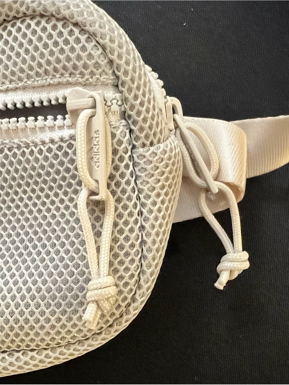 Adidas Cream Mesh Belt Bag (Fanny Pack) With Front Zip & Straps - Picture 4 of 8